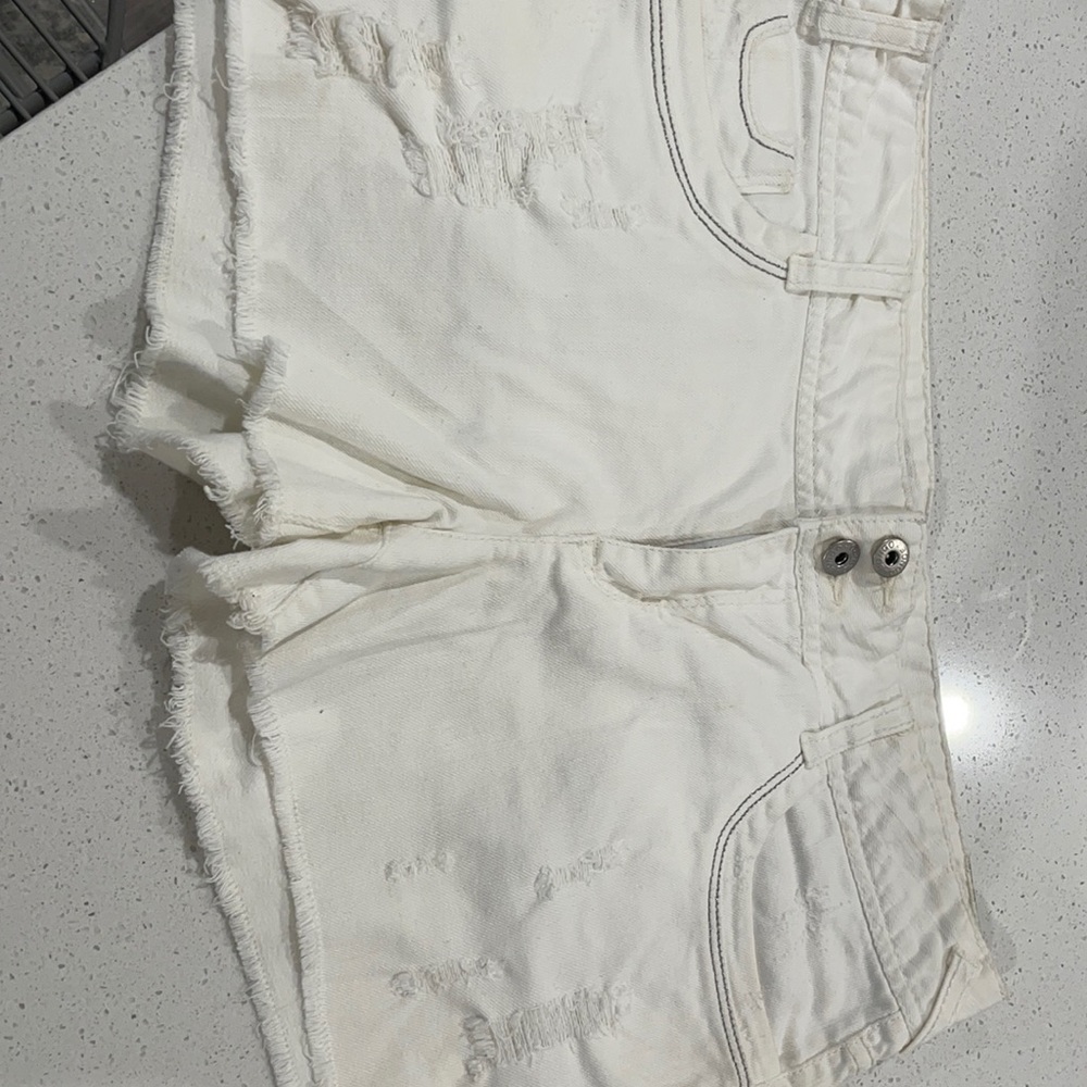 Bongo white distressed cut offs